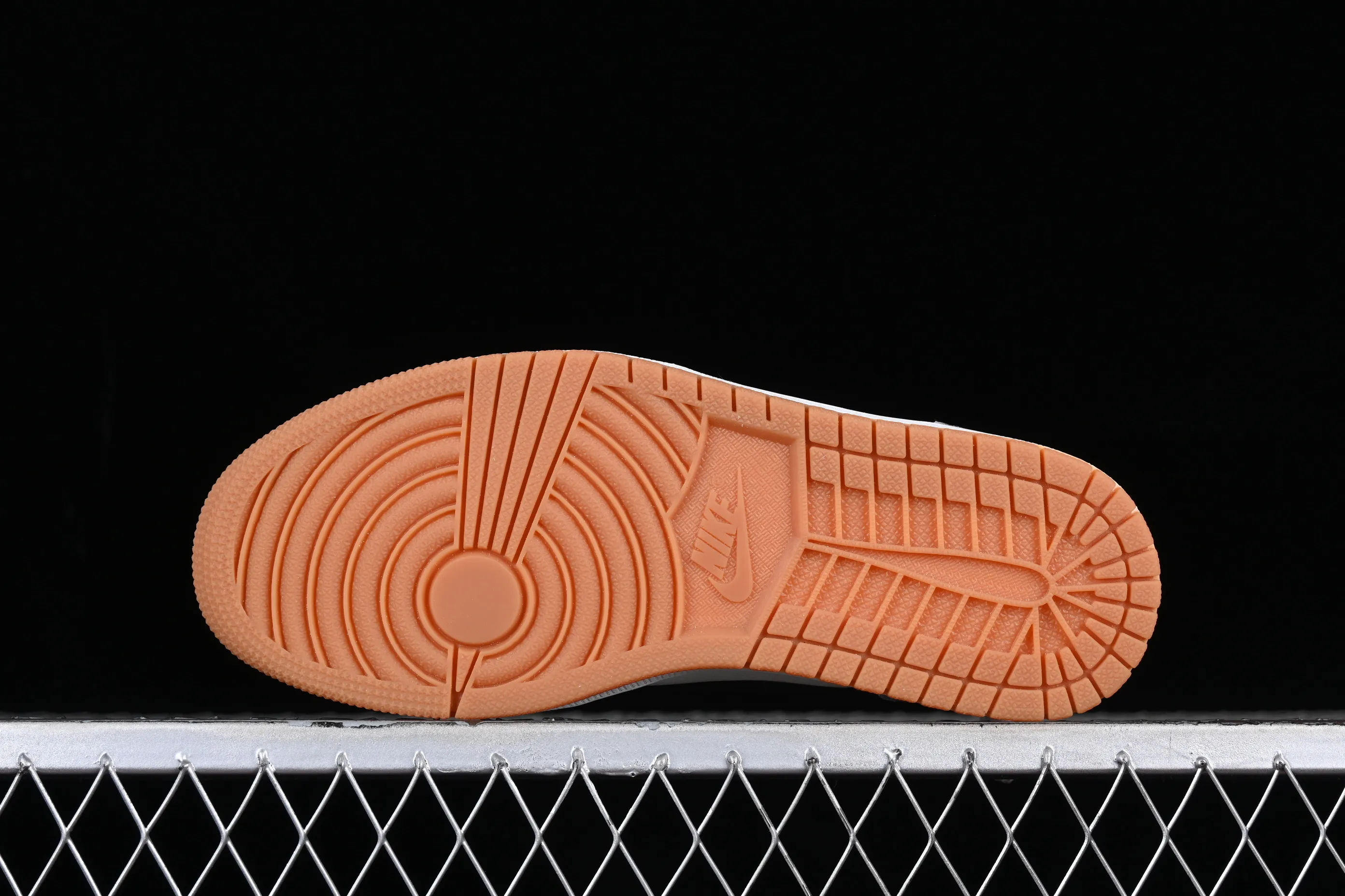 All categories Air Jordan Jordan series basketball shoes Air Jordan 1 Low Z version Air Jordan 1 Low AJ1 Joe 1 black and white gray burst pattern low-top cultural basketball shoes DZ0795-105